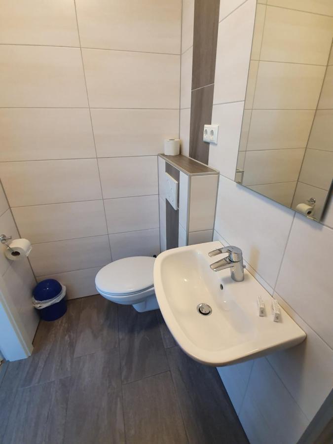 Gaestehaus Am Heuss-Platz Ερλάνγκεν Εξωτερικό φωτογραφία