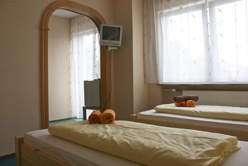 Gaestehaus Am Heuss-Platz Ερλάνγκεν Δωμάτιο φωτογραφία